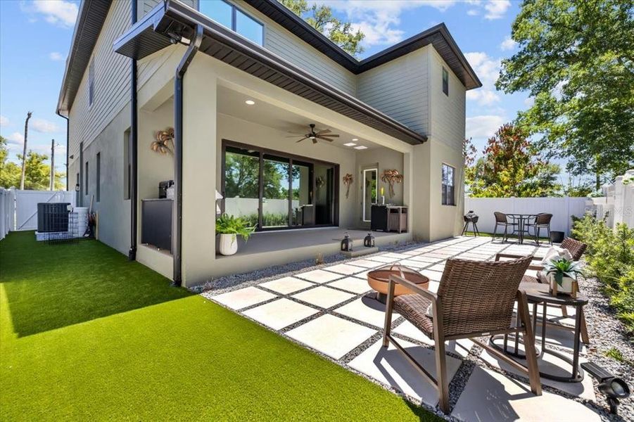 Exterior details and patio area of a home in , Tampa (Image 21).