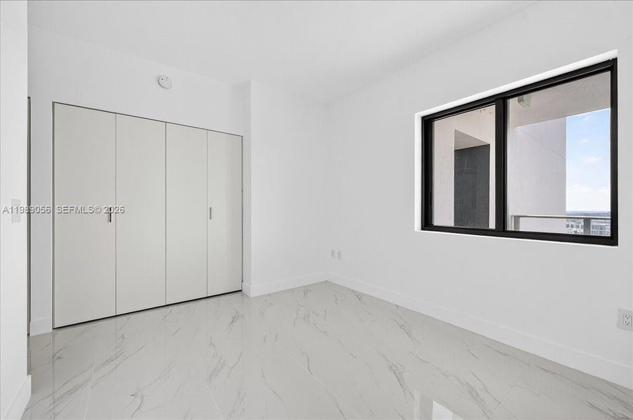 Spacious, unfurnished interior of a new home in , Miami (Image 24).