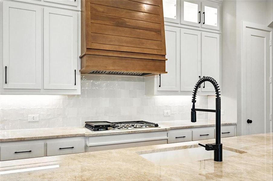 826ShadyOaksDrive226E004 826ShadyOaksDrive226E004