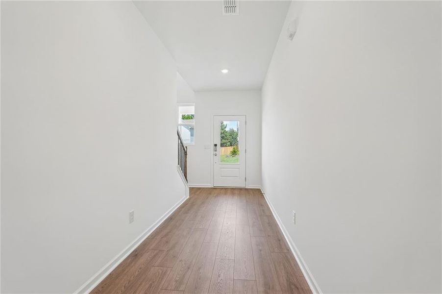 Spacious, unfurnished interior of a new home in Heritage River, Euharlee (Image 25).