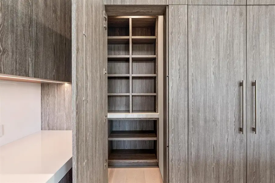 KITCHEN_PANTRY