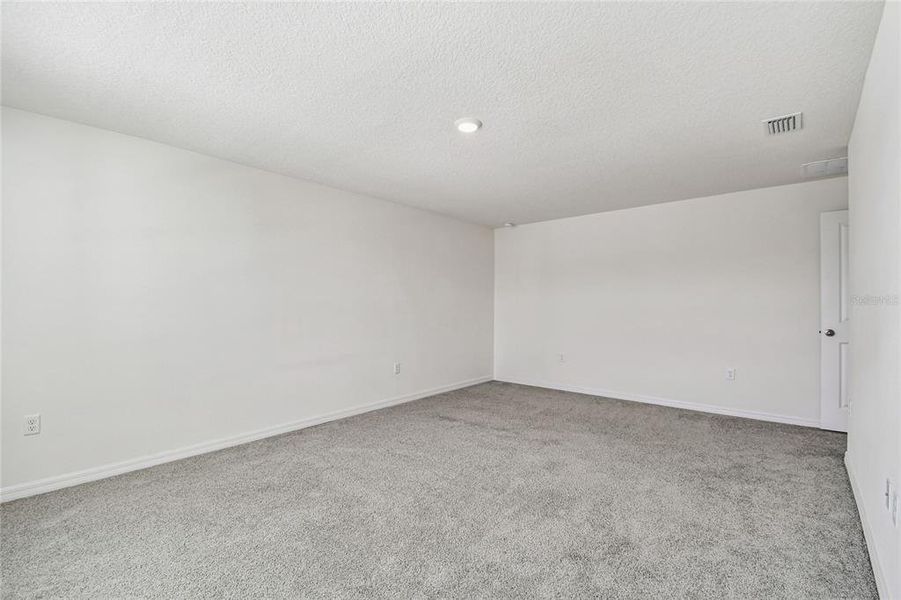 Spacious, unfurnished interior of a new home in River Park, Temple Terrace (Image 32). Spacious, unfurnished interior of a new home in River Park, Temple Terrace (Image 32).