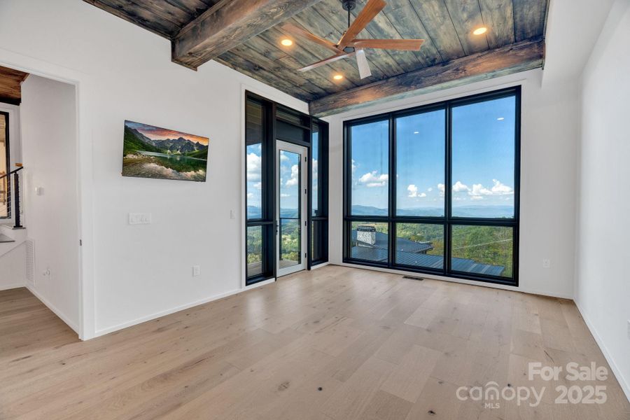 Spacious, unfurnished interior of a new home in , Banner Elk (Image 28).