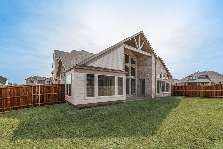 Exterior details and patio area of a home in Somerset Park, Rockwall (Image 3).