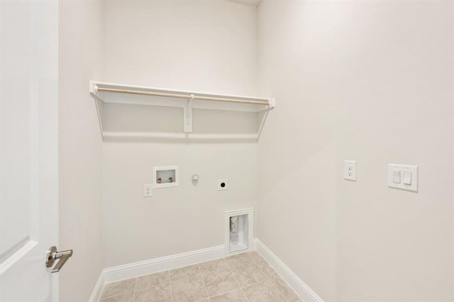 Spacious, unfurnished interior of a new home in Liberty, Melissa (Image 33).