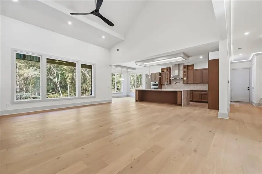 Spacious, unfurnished interior of a new home in , Gainesville (Image 27).