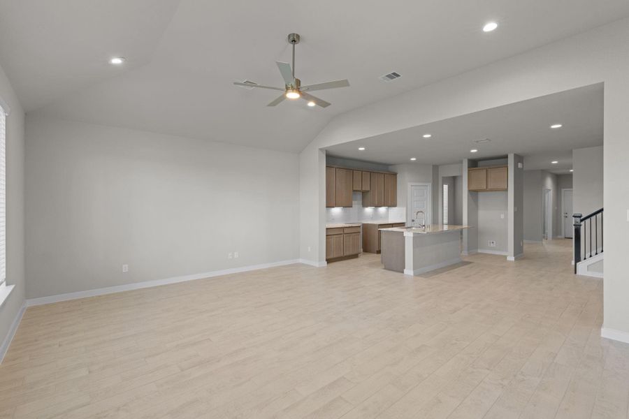 Spacious, unfurnished interior of a new home in Briarwood Crossing, Rosenberg (Image 30). Spacious, unfurnished interior of a new home in Briarwood Crossing, Rosenberg (Image 30).