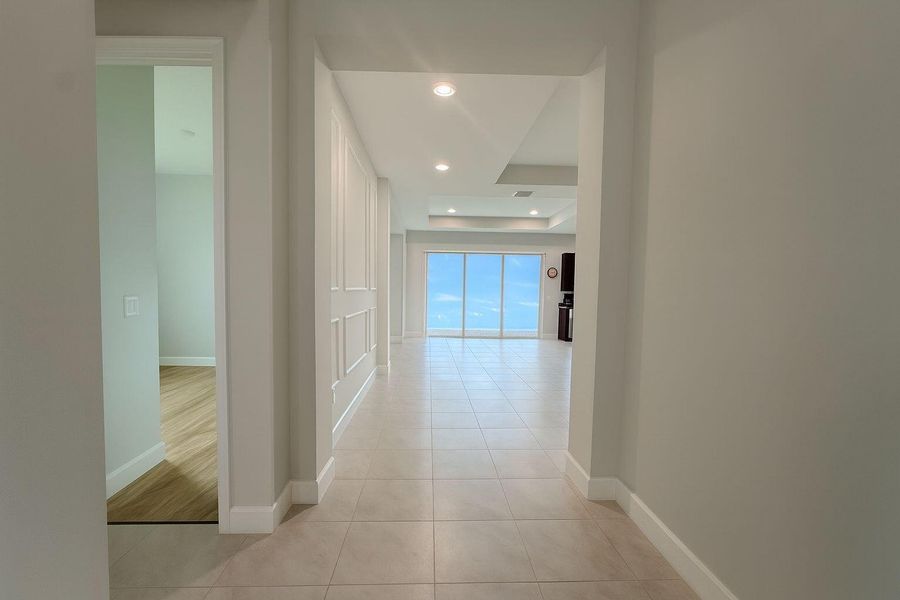 Spacious, unfurnished interior of a new home in , Westlake (Image 15).