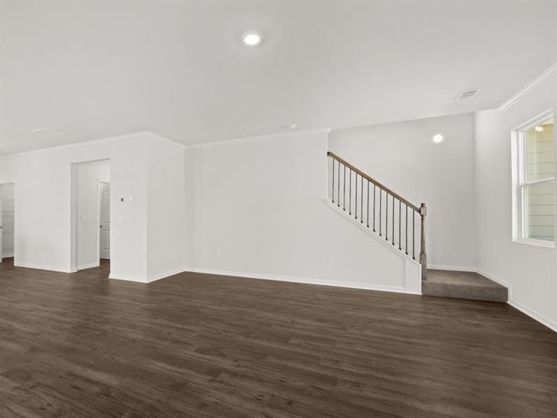 Spacious, unfurnished interior of a new home in Falcon Landing, Gainesville (Image 20).