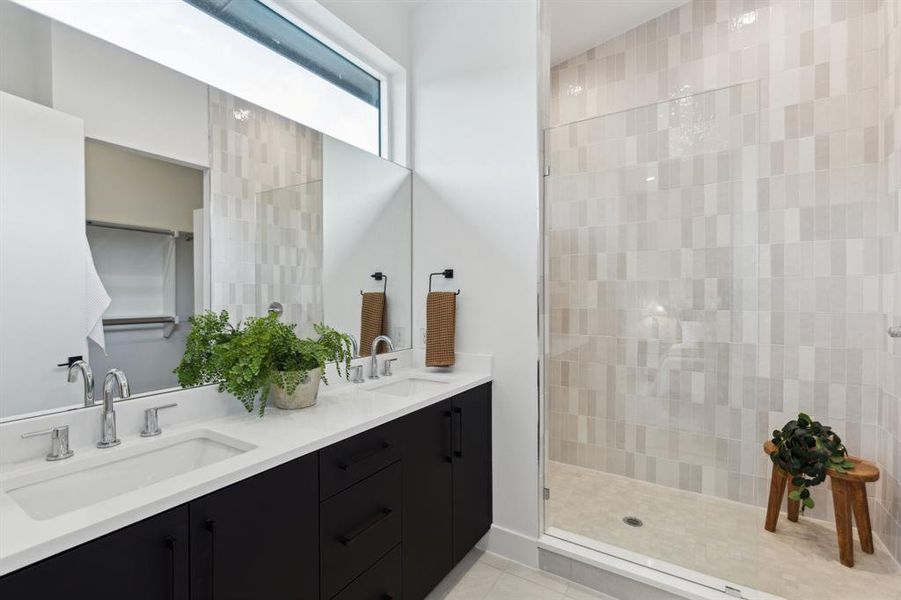 Furnished interior view inside a new home in , Dallas (Image 17).