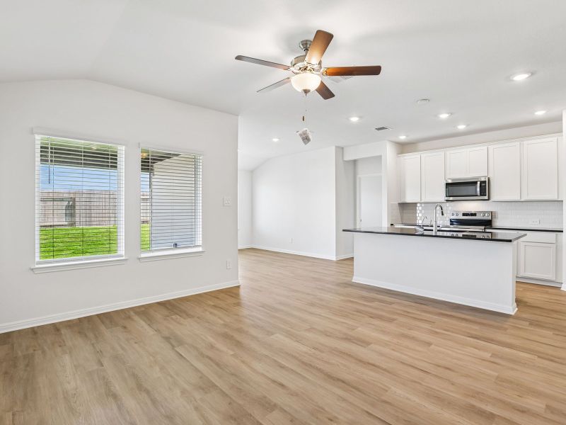 Spacious, unfurnished interior of a new home in Creekfall, Burnet (Image 8). Spacious, unfurnished interior of a new home in Creekfall, Burnet (Image 8).
