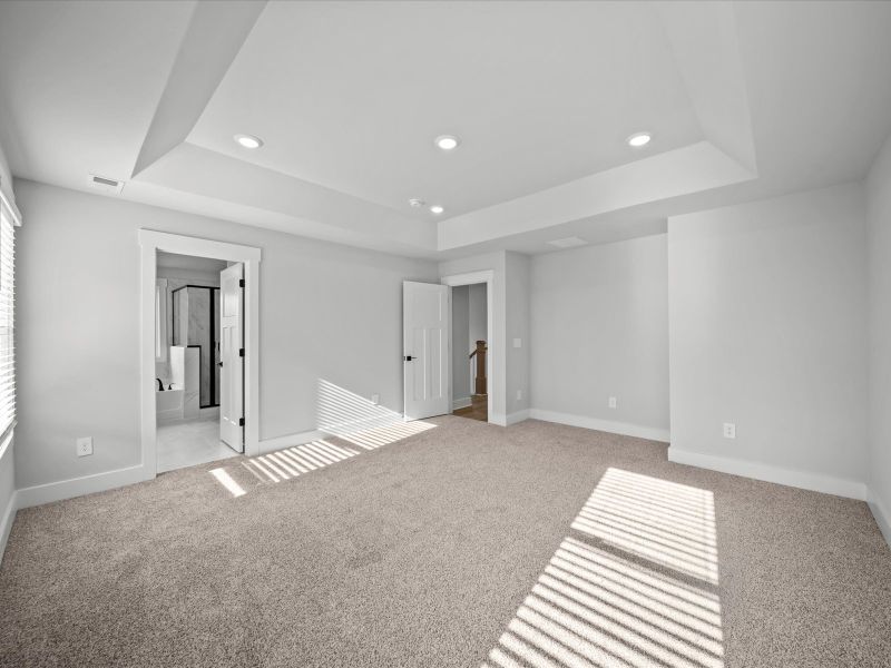 Spacious, unfurnished interior of a new home in Wexford Park, Fountain Inn (Image 18).