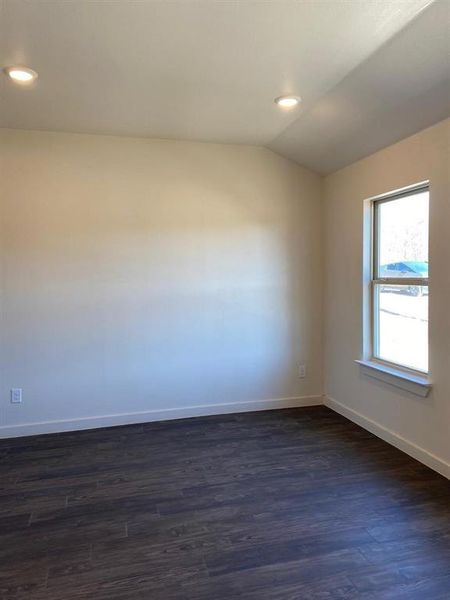 Spacious, unfurnished interior of a new home in , Bridgeport (Image 9).