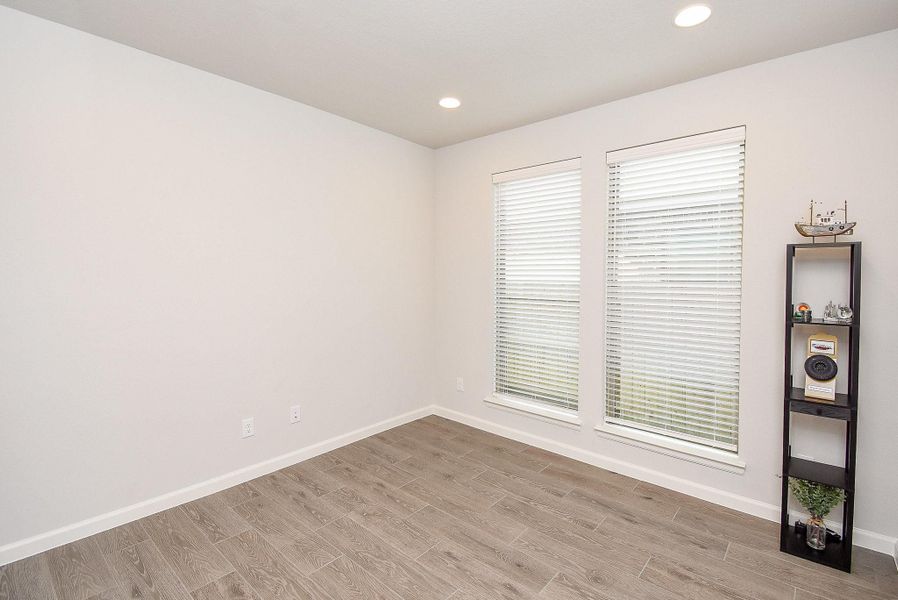 Spacious, unfurnished interior of a new home in Stonecreek Estates 50', Richmond (Image 18).