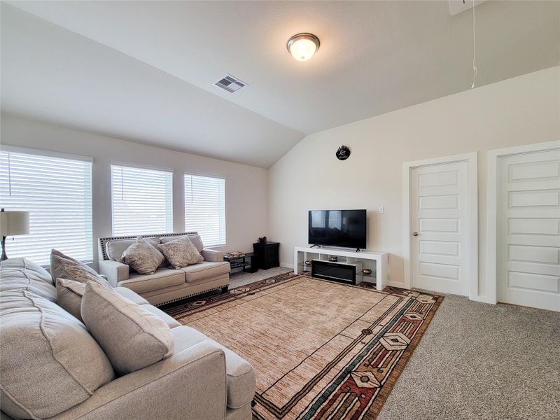Furnished interior view inside a new home in Creekside Farms, Richmond (Image 38).