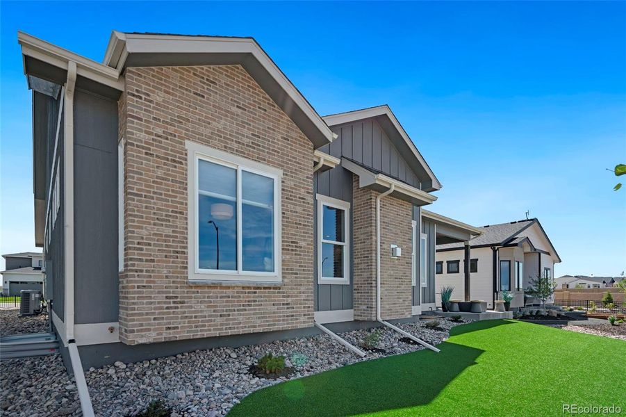 Square Bay of Primary Bedroom