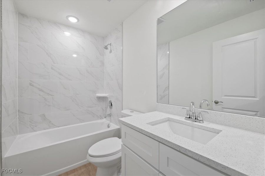 Furnished interior view inside a new home in Cape Coral, Cape Coral (Image 13).