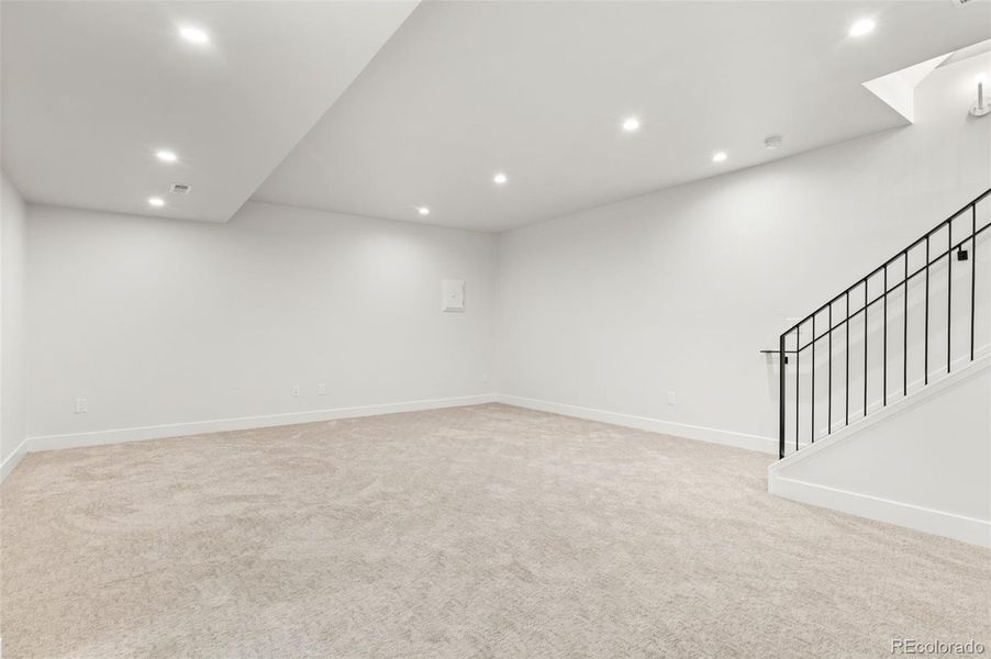 Spacious, unfurnished interior of a new home in , Denver (Image 24).