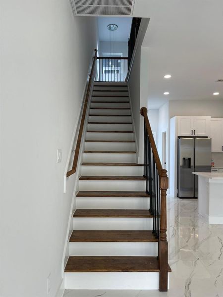 Spacious, unfurnished interior of a new home in , Houston (Image 21).