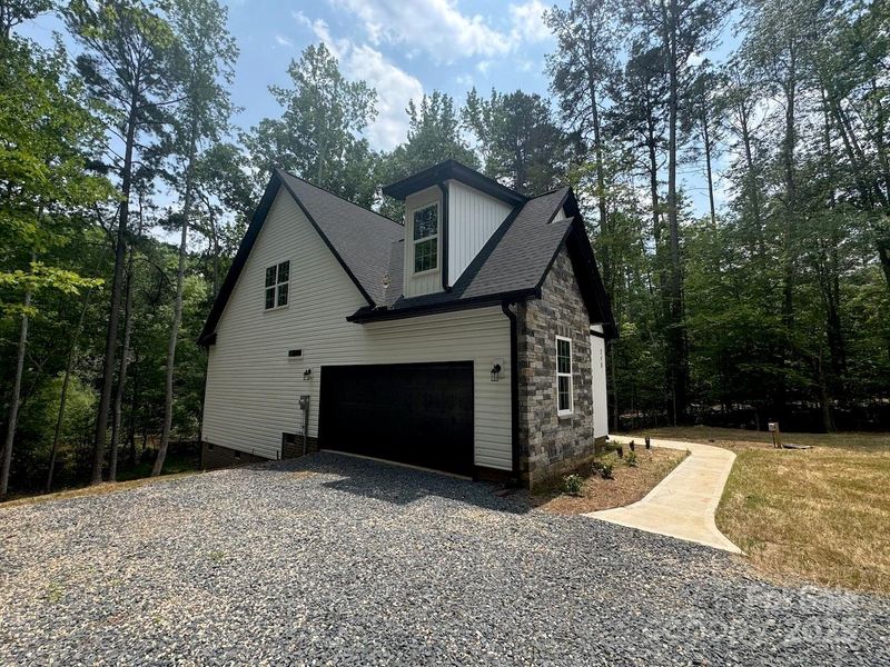 Image 33 of a home in .