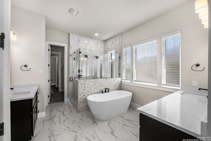 Furnished interior view inside a new home in Arbors at Fair Oaks, Fair Oaks Ranch (Image 12). Furnished interior view inside a new home in Arbors at Fair Oaks, Fair Oaks Ranch (Image 12).