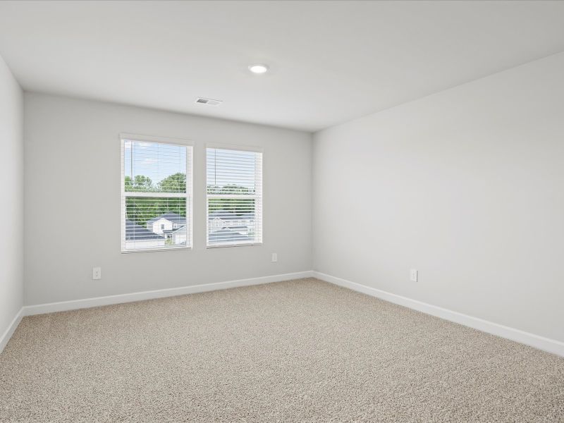 Spacious, unfurnished interior of a new home in Chatham Forest, Duncan (Image 17).