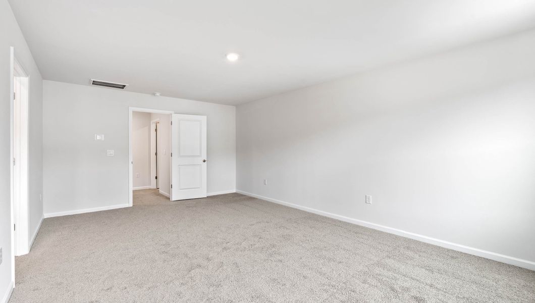 Spacious, unfurnished interior of a new home in Cedar Gap, Fountain Inn (Image 28).