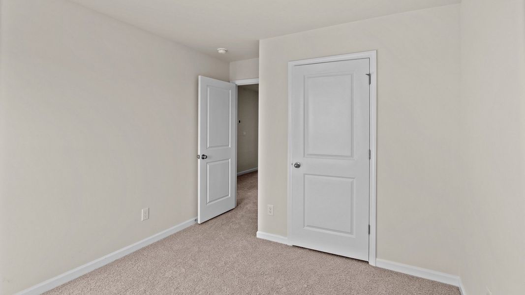 Spacious, unfurnished interior of a new home in Owens Ridge, Lexington (Image 15).