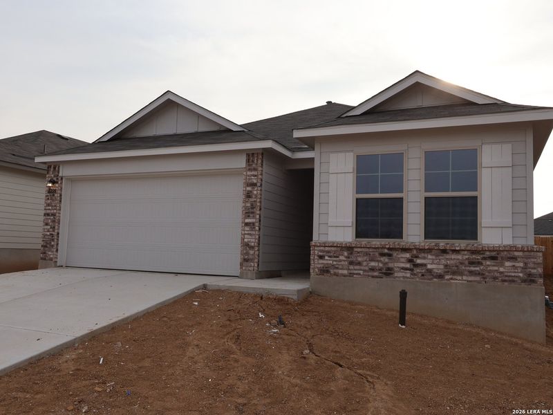 Image 27 of a home in Agave.