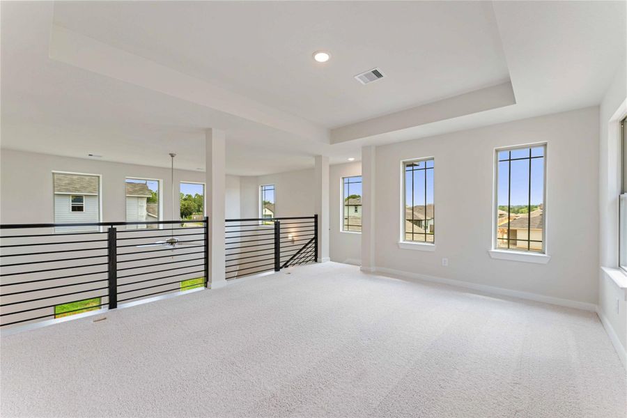 Spacious, unfurnished interior of a new home in Lexington Heights, Willis (Image 17).