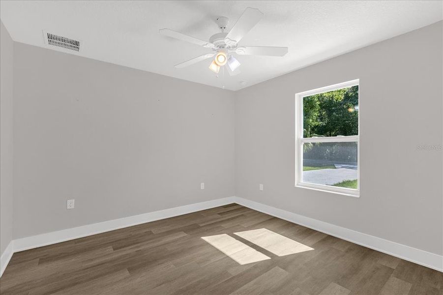 Spacious, unfurnished interior of a new home in , Dunnellon (Image 12).