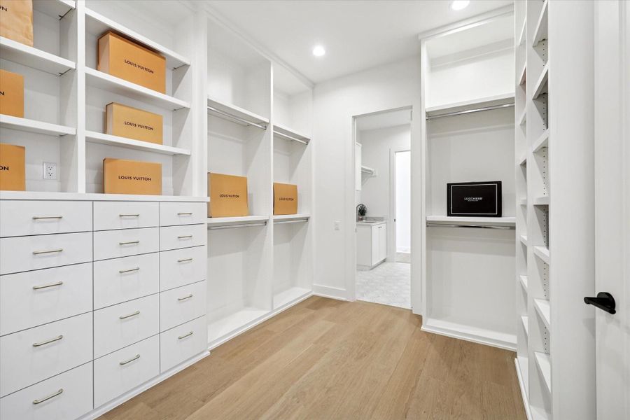 Spacious, unfurnished interior of a new home in , Houston (Image 21).