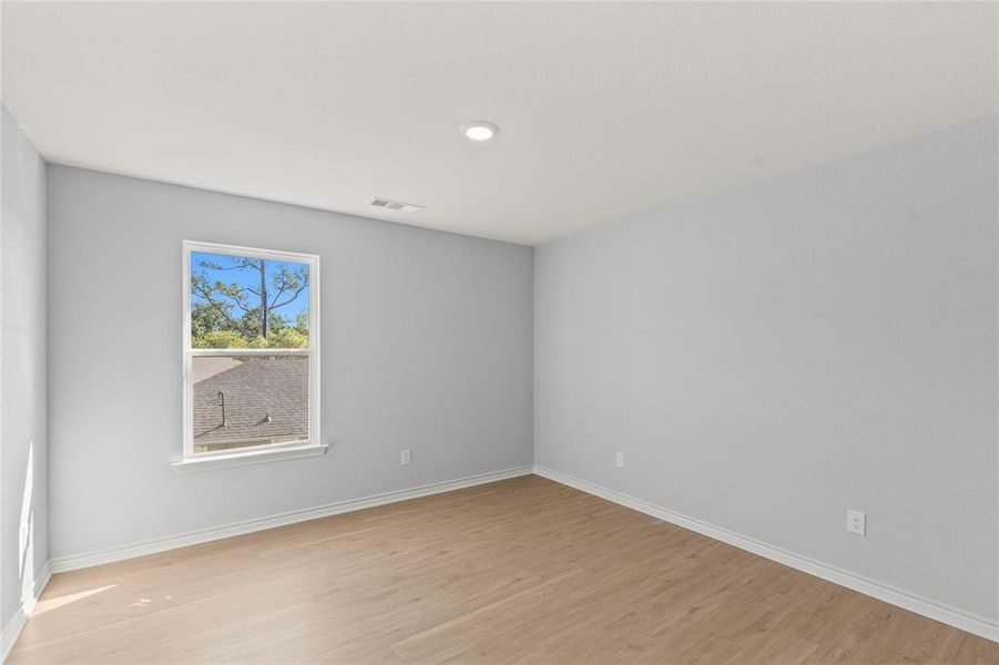 Spacious, unfurnished interior of a new home in , Tool (Image 20).