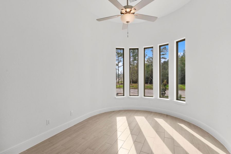Spacious, unfurnished interior of a new home in Colton, Montgomery (Image 31).
