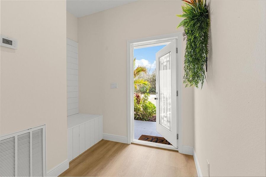 9225-103rd-Ct-HigMedia-015-1280