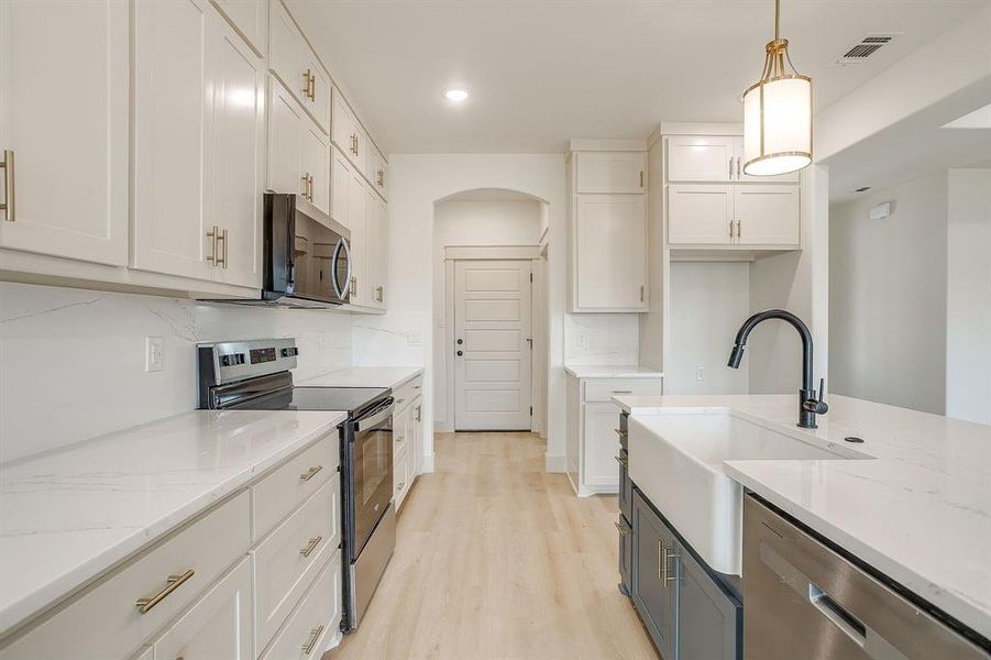 Furnished interior view inside a new home in , Millsap (Image 5).