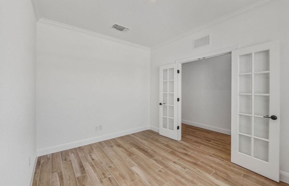 Spacious, unfurnished interior of a new home in Santa Rita Ranch, Liberty Hill (Image 20).