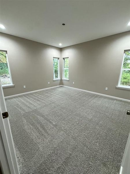 Spacious, unfurnished interior of a new home in , Powderly (Image 11).