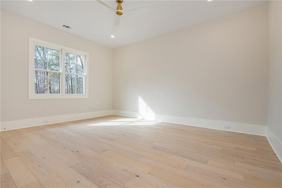 Spacious, unfurnished interior of a new home in , Alpharetta (Image 72).