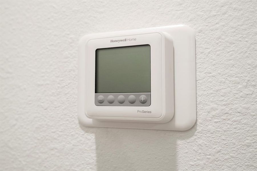 Close-up of interior finishes inside a home in , Dunnellon (Image 41).