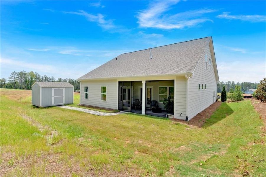Exterior details and patio area of a home in , Villa Rica (Image 4).