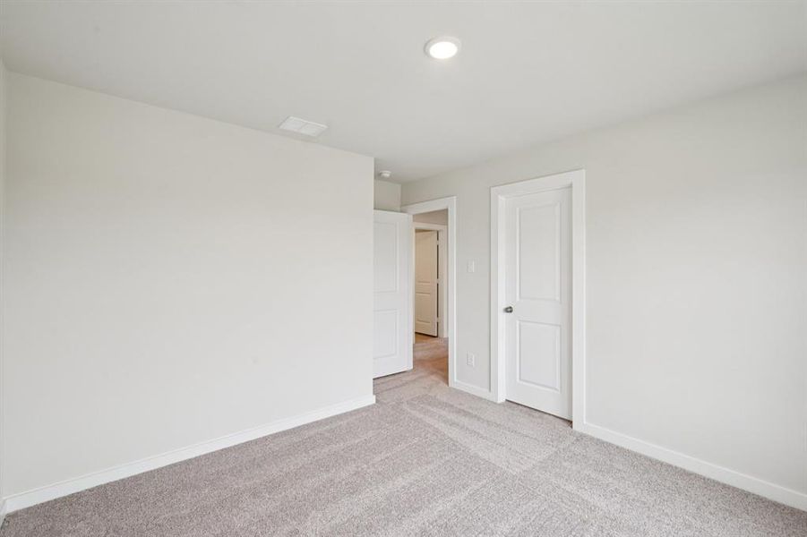 Spacious, unfurnished interior of a new home in Summerwood Estates, Red Oak (Image 14). Spacious, unfurnished interior of a new home in Summerwood Estates, Red Oak (Image 14).