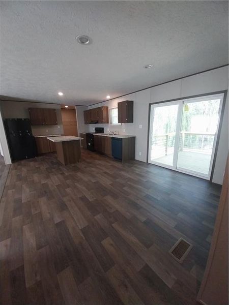 Spacious, unfurnished interior of a new home in , Dawsonville (Image 16).