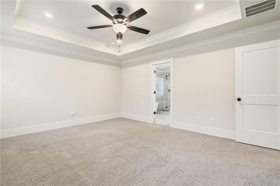 Spacious, unfurnished interior of a new home in Alcovy Station, Covington (Image 39).