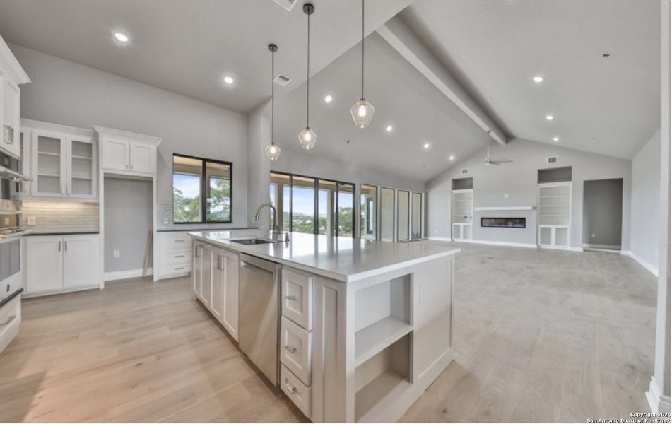 Furnished interior view inside a new home in , Bandera (Image 6).