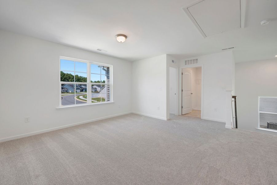 Spacious, unfurnished interior of a new home in Providence Creek, Fuquay Varina (Image 28).