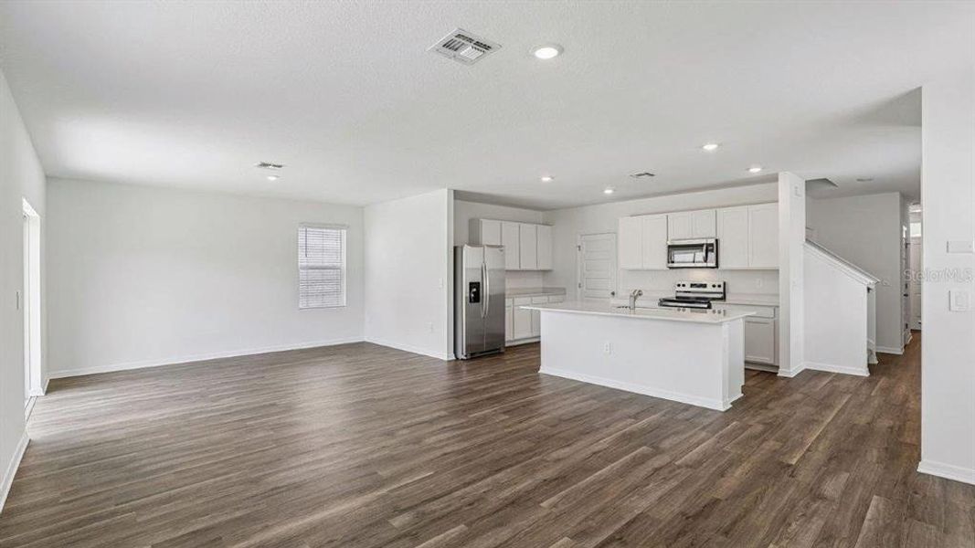 Spacious, unfurnished interior of a new home in , Winter Haven (Image 19).