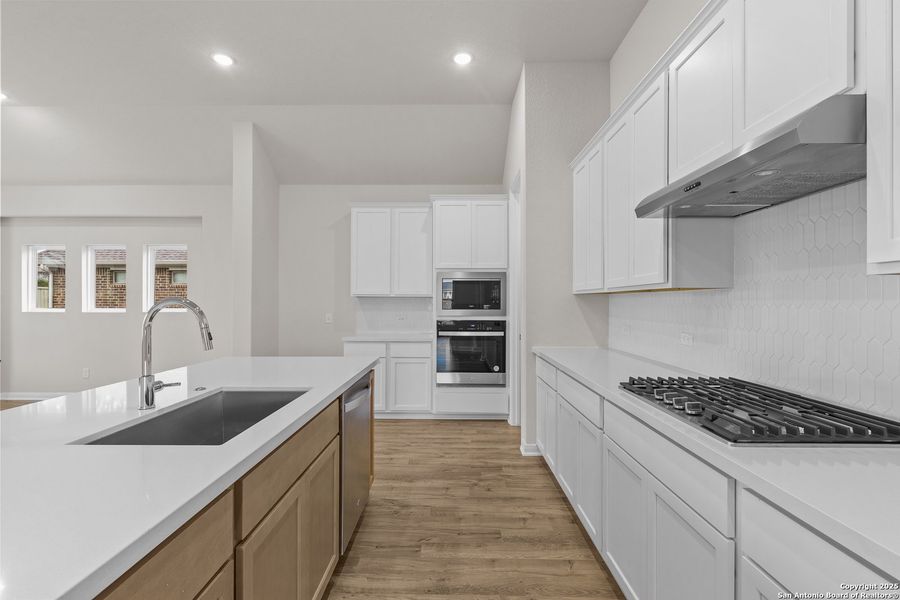 Furnished interior view inside a new home in Foxbrook, Cibolo (Image 8). Furnished interior view inside a new home in Foxbrook, Cibolo (Image 8).