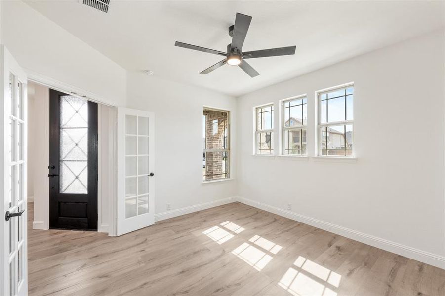 Spacious, unfurnished interior of a new home in Hampton Park, Glenn Heights (Image 23). Spacious, unfurnished interior of a new home in Hampton Park, Glenn Heights (Image 23).
