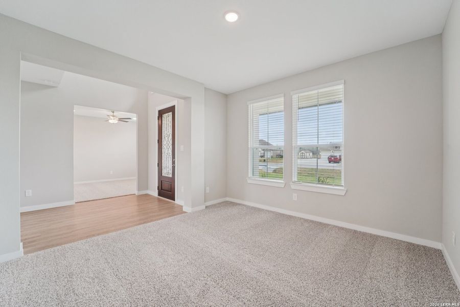 Spacious, unfurnished interior of a new home in Alamo Estates, San Antonio (Image 15).